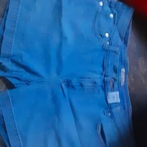 Shorts levies size 16